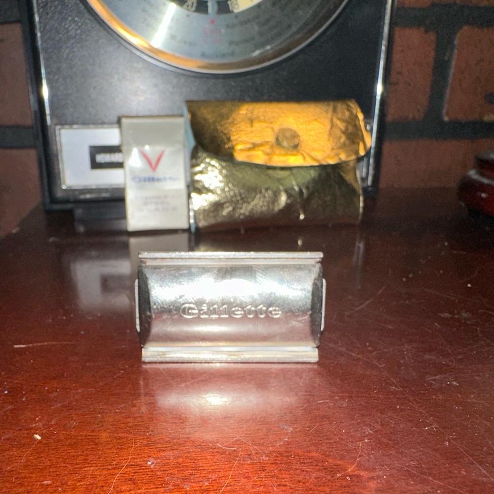 Vintage Gillette Straight Razor Travel Kit - Picture 5 of 8